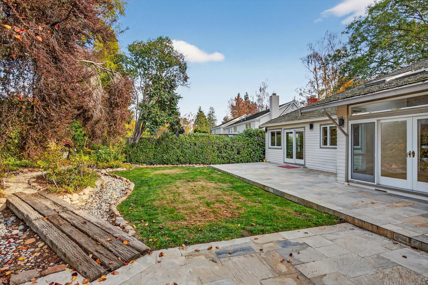 Detail Gallery Image 26 of 31 For 860 Monte Rosa Dr, Menlo Park,  CA 94025 - 4 Beds | 3/1 Baths