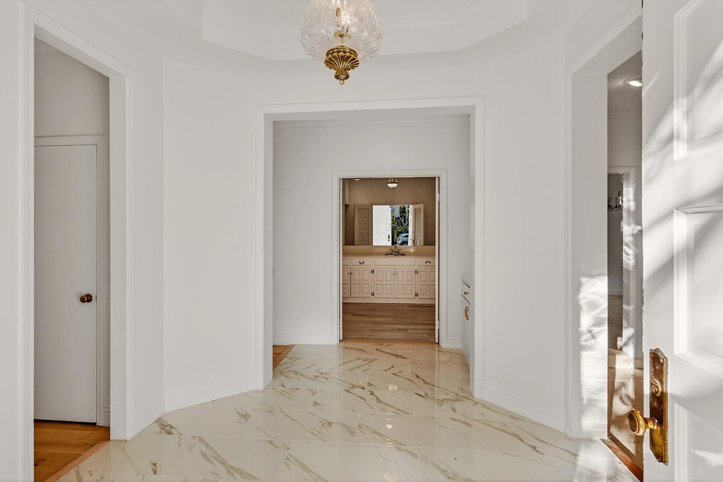 Detail Gallery Image 4 of 31 For 860 Monte Rosa Dr, Menlo Park,  CA 94025 - 4 Beds | 3/1 Baths