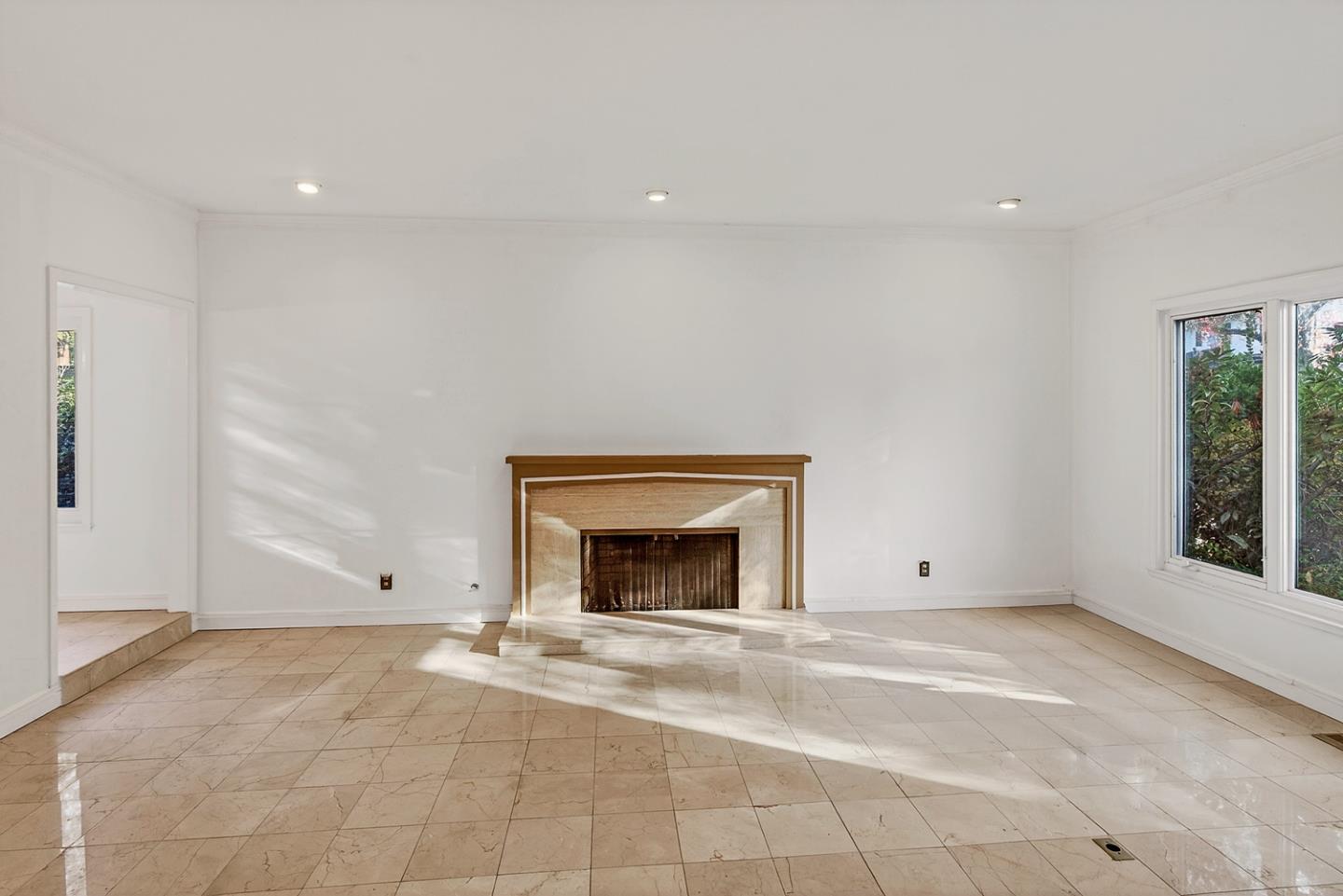 Detail Gallery Image 5 of 31 For 860 Monte Rosa Dr, Menlo Park,  CA 94025 - 4 Beds | 3/1 Baths