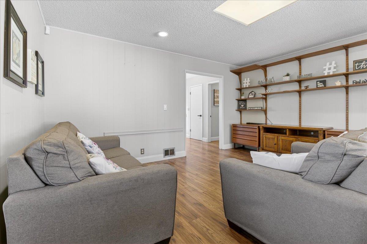 Detail Gallery Image 11 of 58 For 323 San Miguel Ave, Salinas,  CA 93901 - 7 Beds | 4/1 Baths