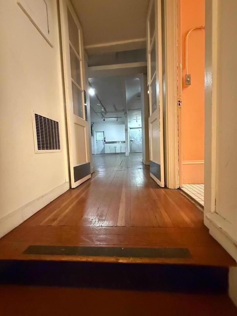 Detail Gallery Image 12 of 17 For 911 Valencia St, San Francisco,  CA 94110 - – Beds | – Baths