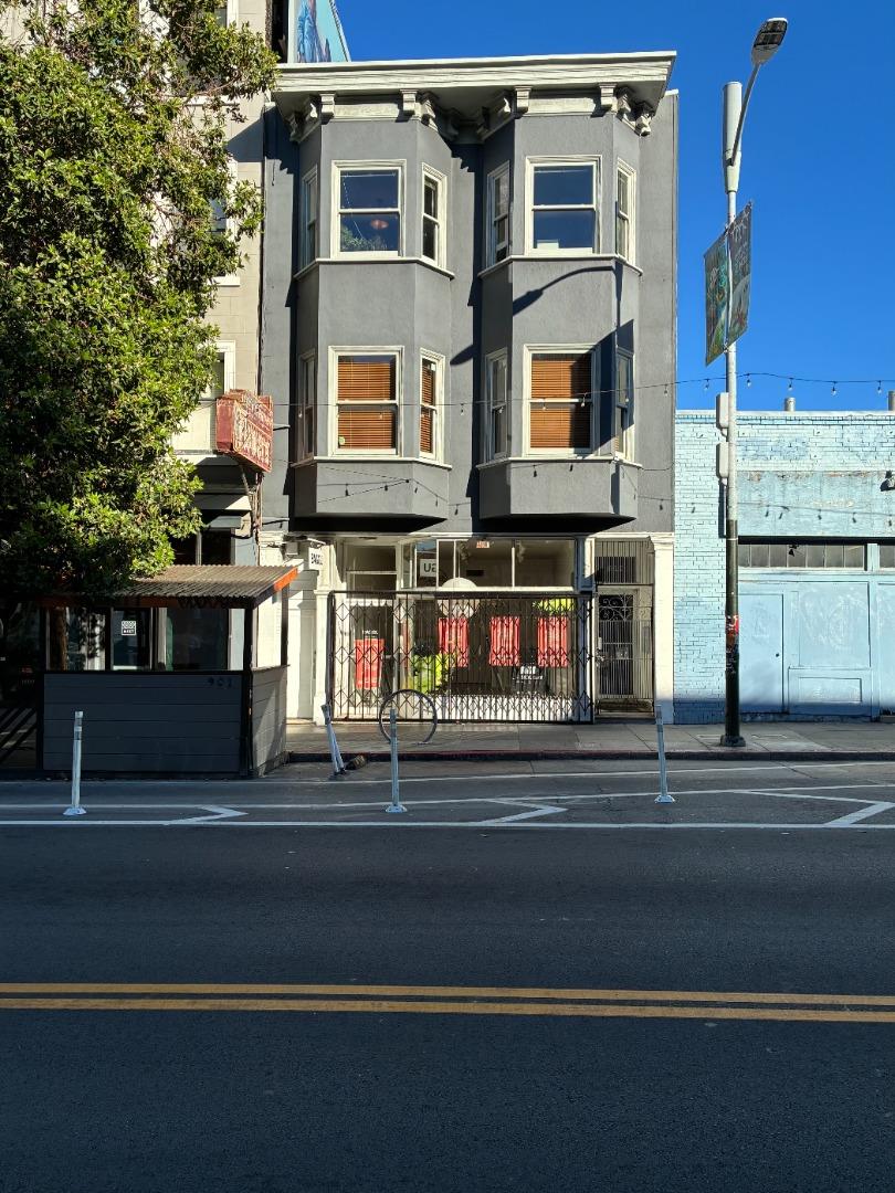 Detail Gallery Image 3 of 17 For 911 Valencia St, San Francisco,  CA 94110 - – Beds | – Baths