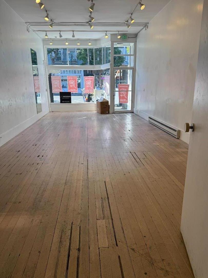 Detail Gallery Image 6 of 17 For 911 Valencia St, San Francisco,  CA 94110 - – Beds | – Baths