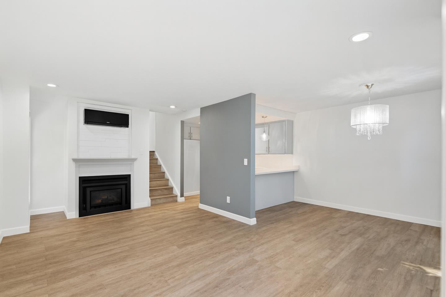 Front Image Thumbnail for ML82029925