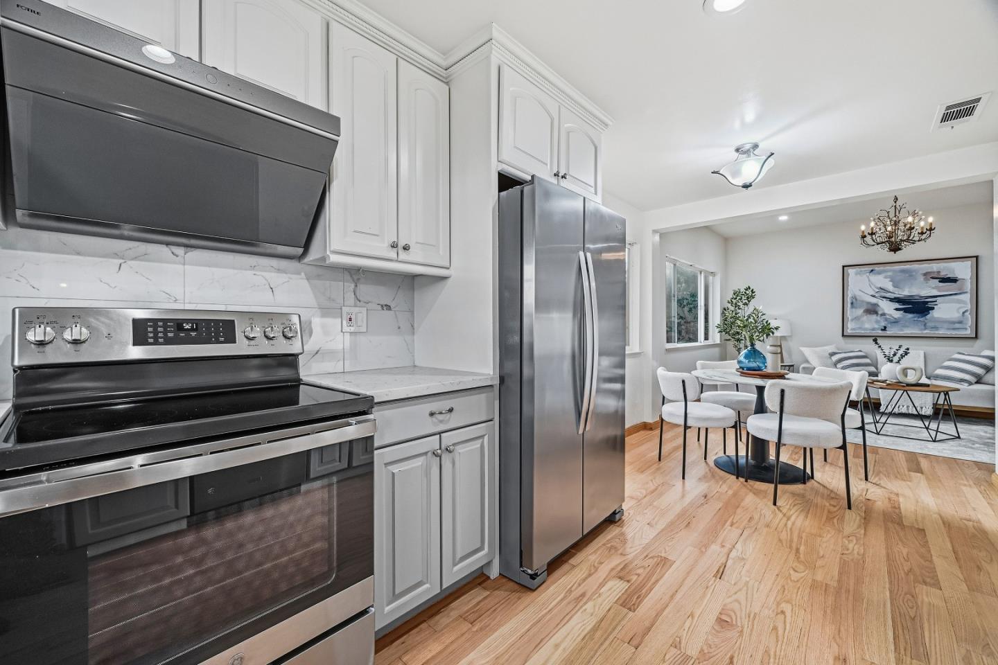 Detail Gallery Image 11 of 41 For 430 Juniper Ct, Sunnyvale,  CA 94086 - 4 Beds | 2 Baths