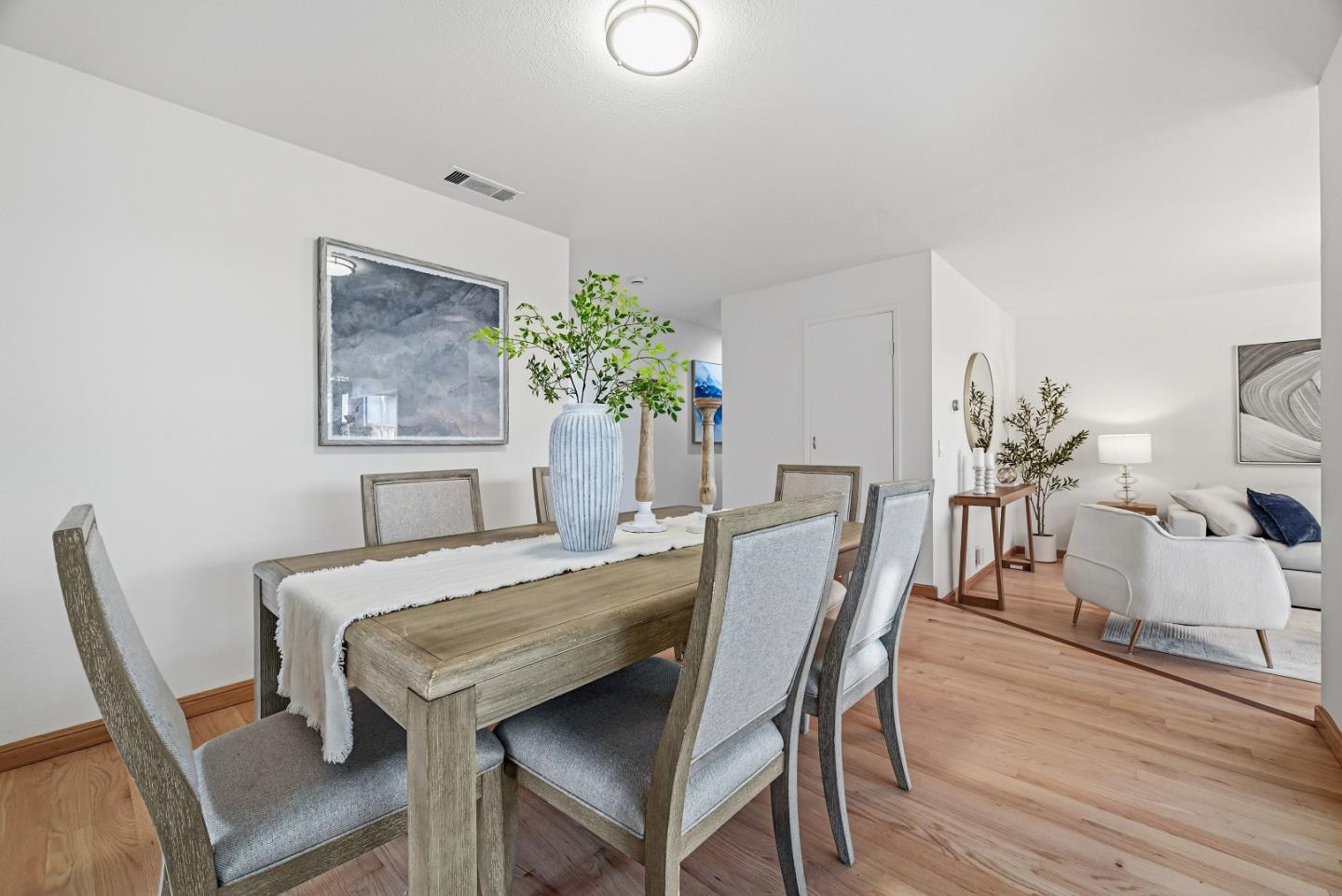 Detail Gallery Image 13 of 41 For 430 Juniper Ct, Sunnyvale,  CA 94086 - 4 Beds | 2 Baths