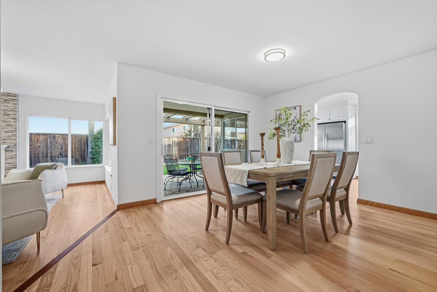 Detail Gallery Image 15 of 41 For 430 Juniper Ct, Sunnyvale,  CA 94086 - 4 Beds | 2 Baths