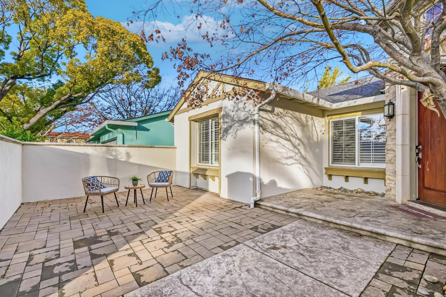 Detail Gallery Image 3 of 41 For 430 Juniper Ct, Sunnyvale,  CA 94086 - 4 Beds | 2 Baths