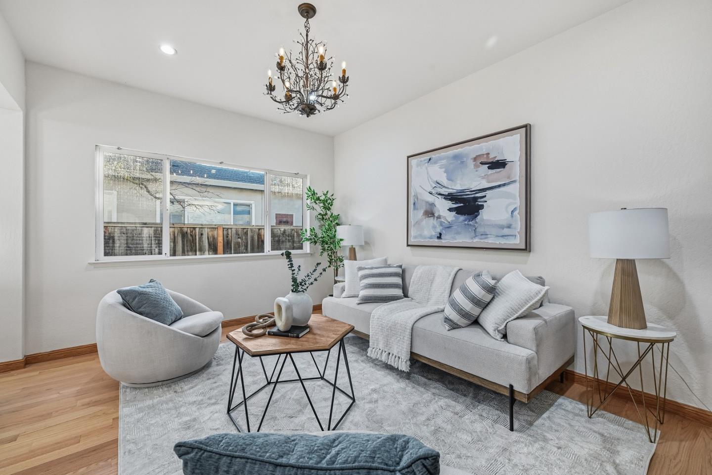 Detail Gallery Image 4 of 41 For 430 Juniper Ct, Sunnyvale,  CA 94086 - 4 Beds | 2 Baths