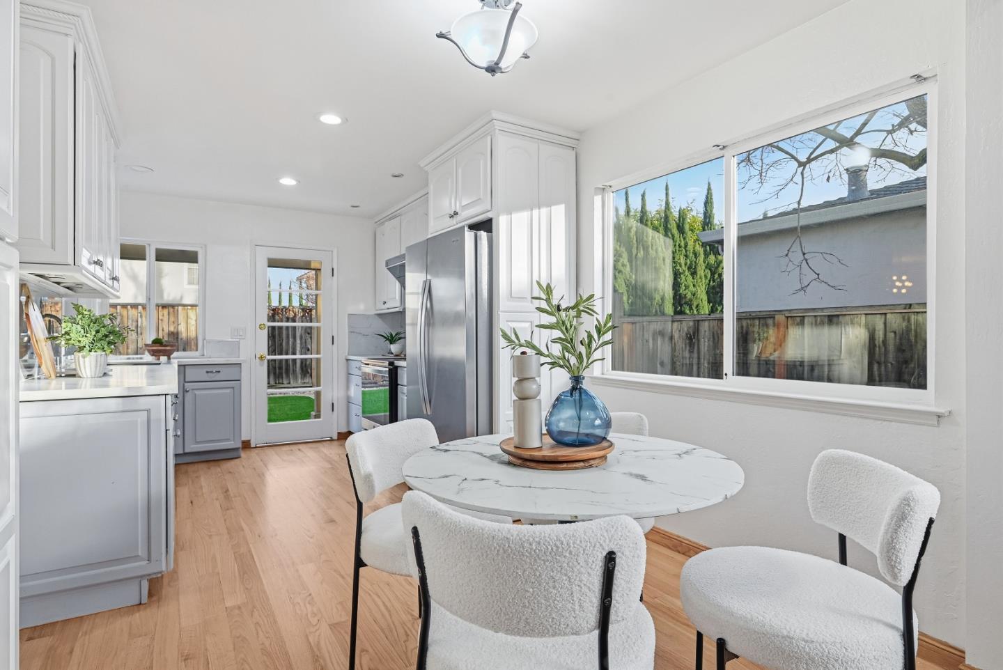 Detail Gallery Image 8 of 41 For 430 Juniper Ct, Sunnyvale,  CA 94086 - 4 Beds | 2 Baths