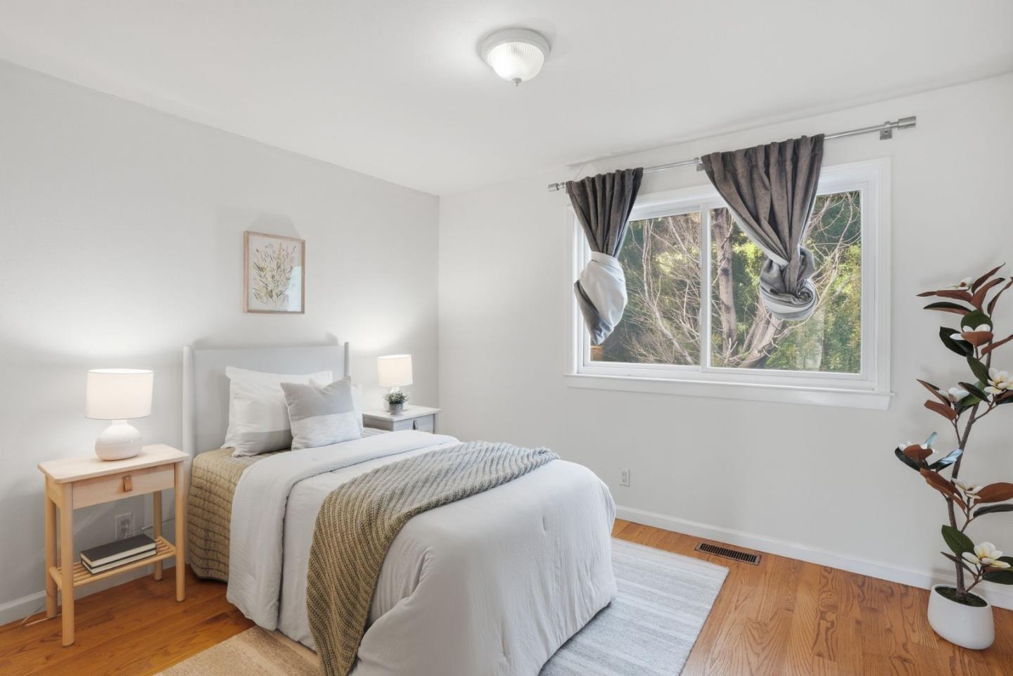 Detail Gallery Image 12 of 20 For 400 Alemany Blvd #2,  San Francisco,  CA 94110 - 2 Beds | 1/1 Baths