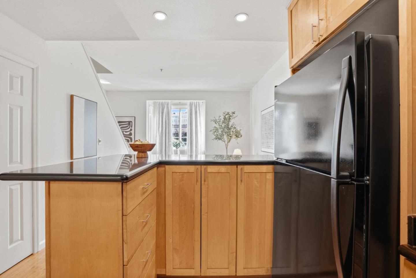 Detail Gallery Image 6 of 20 For 400 Alemany Blvd #2,  San Francisco,  CA 94110 - 2 Beds | 1/1 Baths