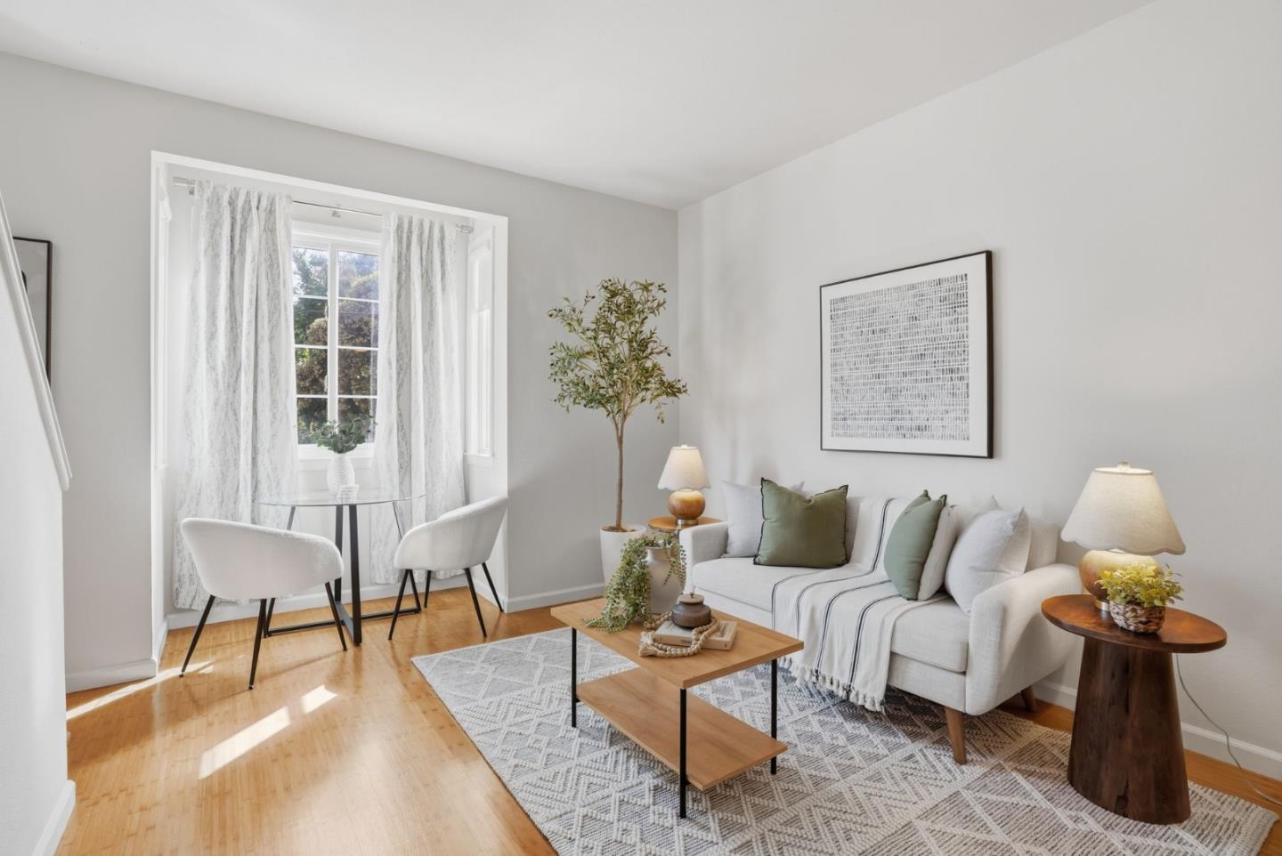 Detail Gallery Image 7 of 20 For 400 Alemany Blvd #2,  San Francisco,  CA 94110 - 2 Beds | 1/1 Baths