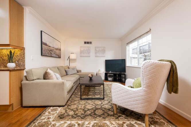 Detail Gallery Image 13 of 27 For 906 Bluebell Way, Sunnyvale,  CA 94086 - 4 Beds | 3 Baths