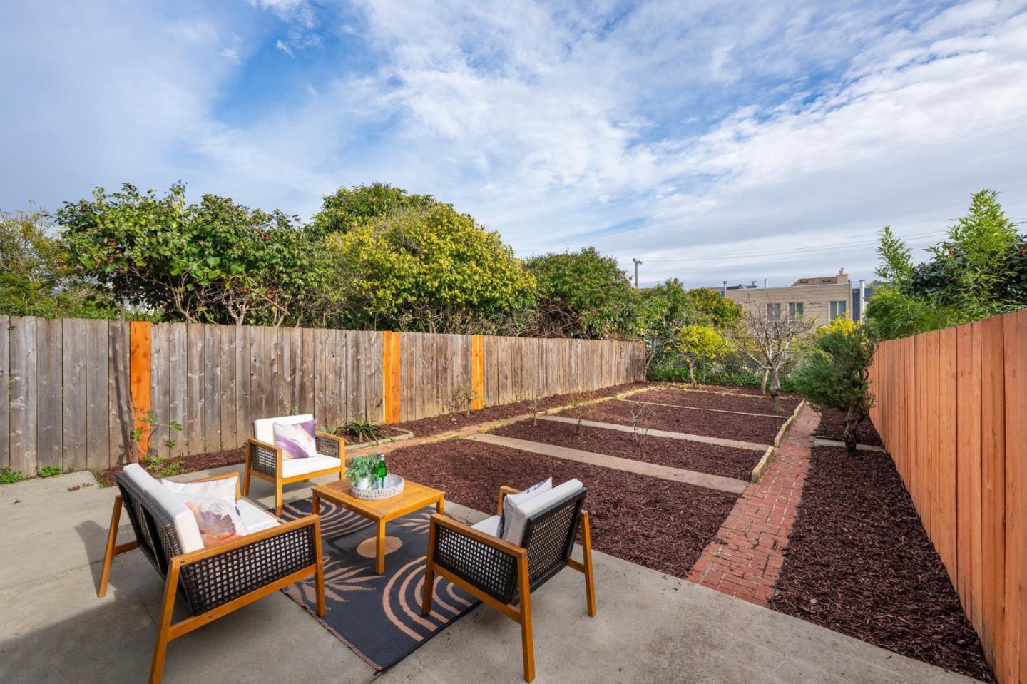 Detail Gallery Image 14 of 17 For 263 Somerset St, San Francisco,  CA 94134 - 2 Beds | 1 Baths