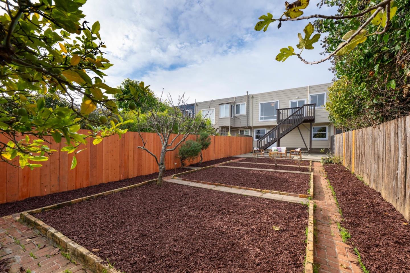 Detail Gallery Image 15 of 17 For 263 Somerset St, San Francisco,  CA 94134 - 2 Beds | 1 Baths