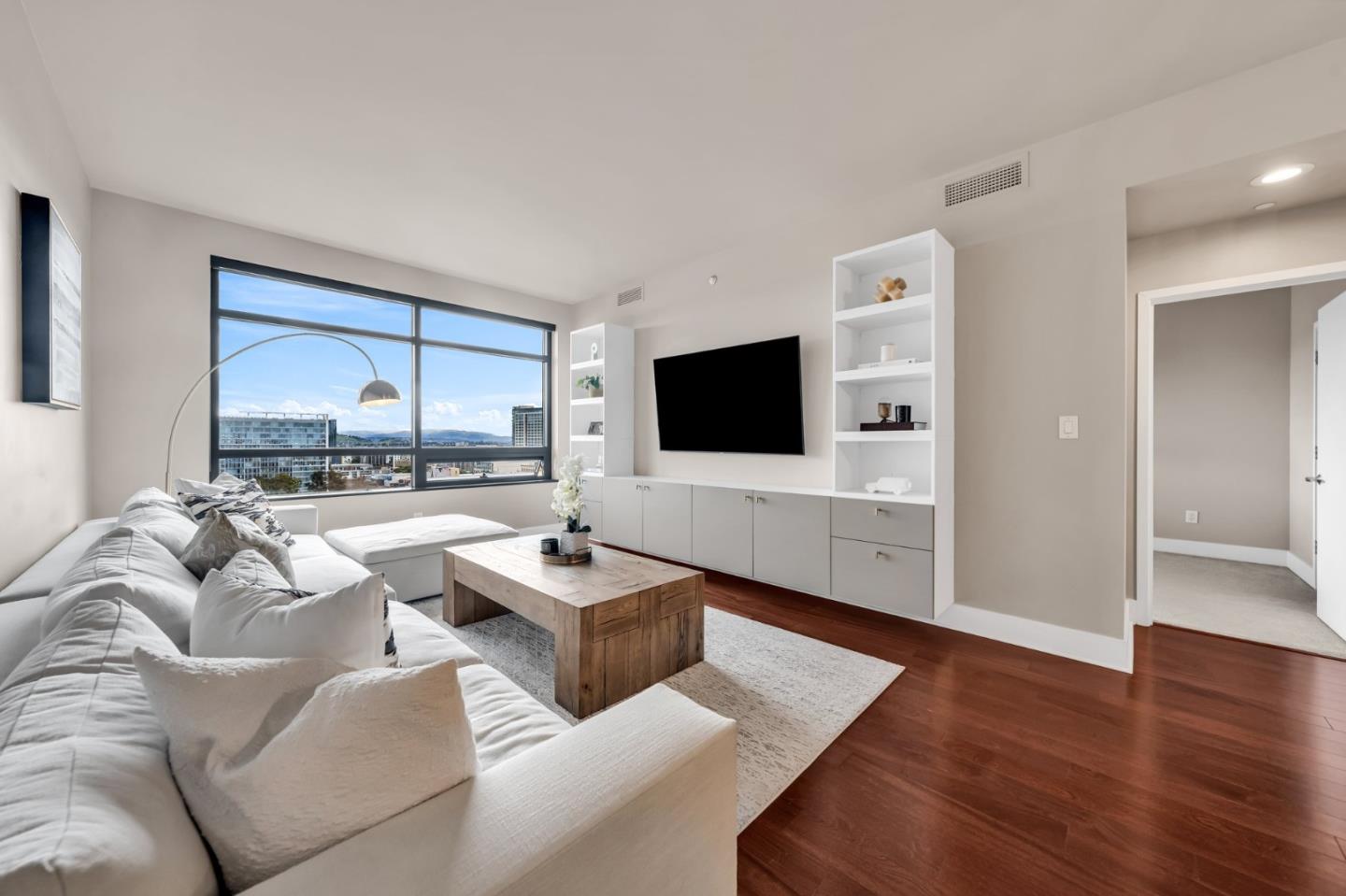 Detail Gallery Image 5 of 74 For 88 E San Fernando St #1403,  San Jose,  CA 95113 - 2 Beds | 2/1 Baths