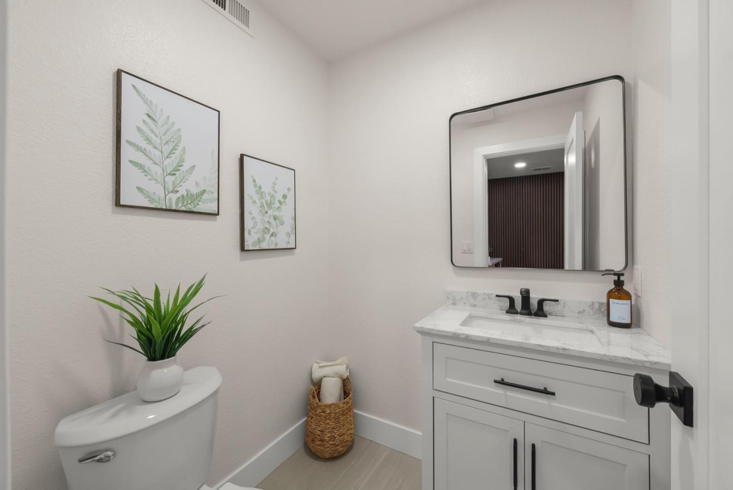 Detail Gallery Image 16 of 48 For 5276 Rooster Dr, San Jose,  CA 95136 - 4 Beds | 2/1 Baths