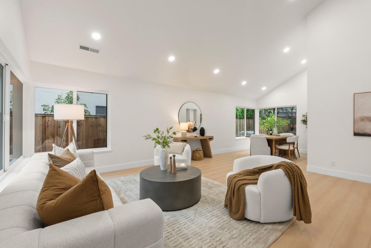 Detail Gallery Image 3 of 48 For 5276 Rooster Dr, San Jose,  CA 95136 - 4 Beds | 2/1 Baths