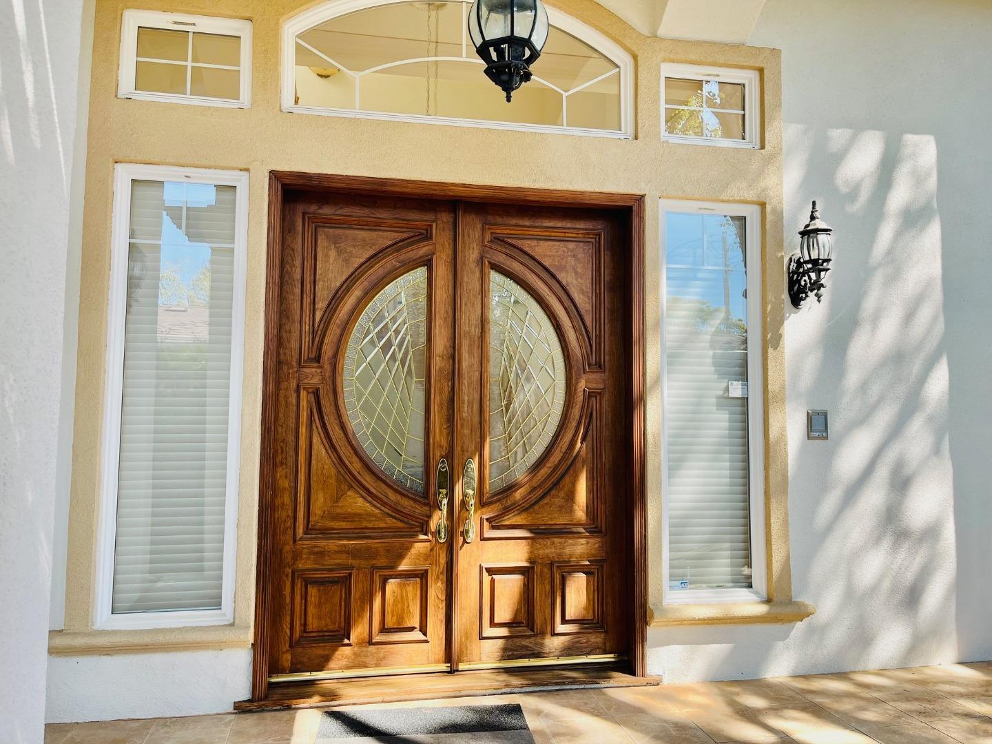 Detail Gallery Image 2 of 6 For 772 Cereza Dr, Palo Alto,  CA 94306 - 4 Beds | 3 Baths