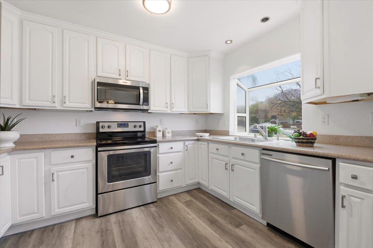 Detail Gallery Image 10 of 25 For 165 Christine Lynn Dr, Morgan Hill,  CA 95037 - 4 Beds | 3 Baths