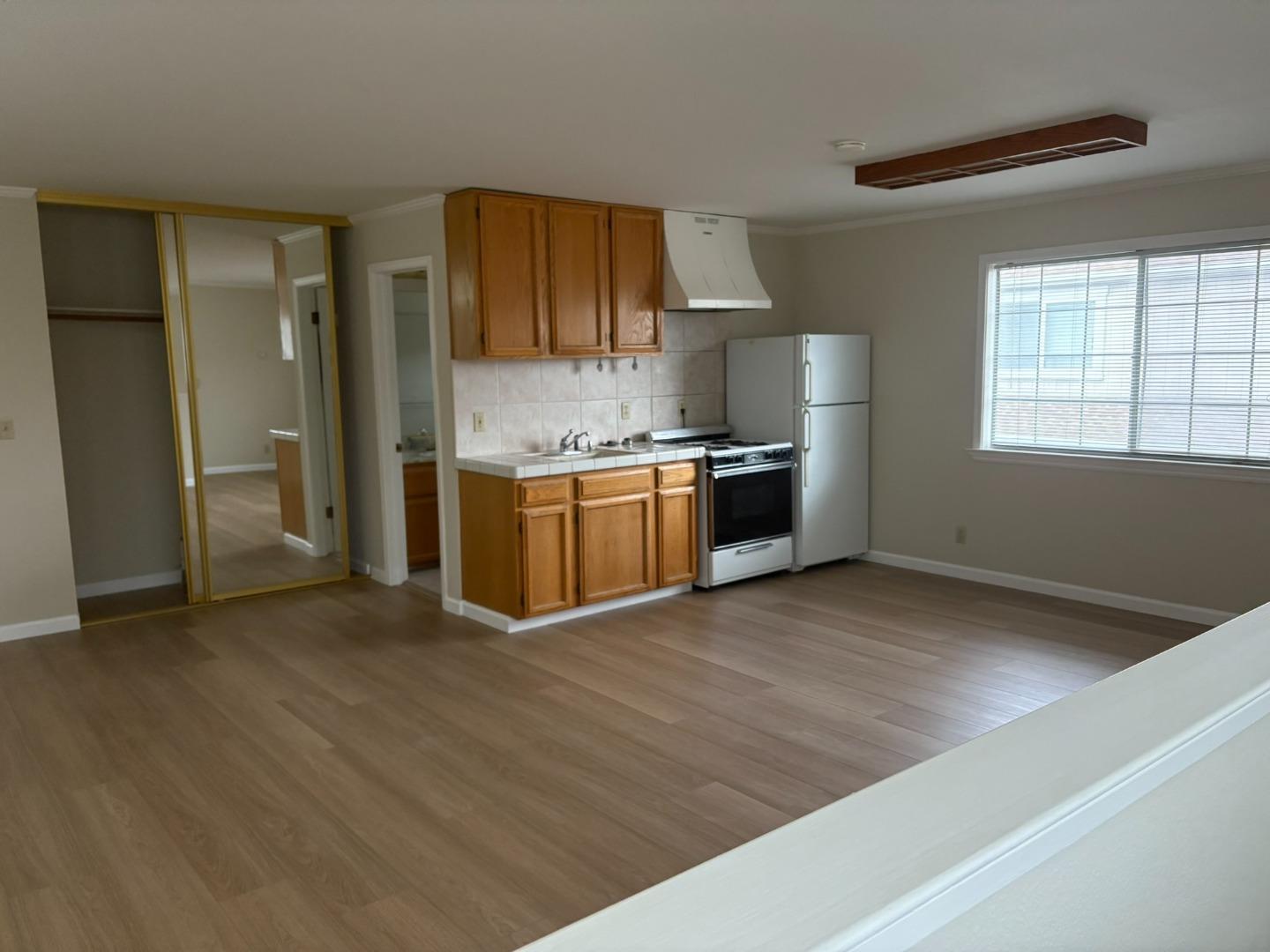 Detail Gallery Image 7 of 9 For 712b Madison Ave, Redwood City,  CA 94061 - 0 Beds | 1 Baths