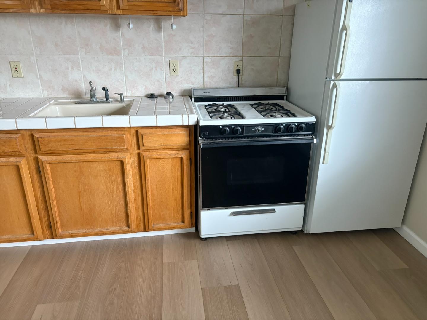 Detail Gallery Image 8 of 9 For 712b Madison Ave, Redwood City,  CA 94061 - 0 Beds | 1 Baths