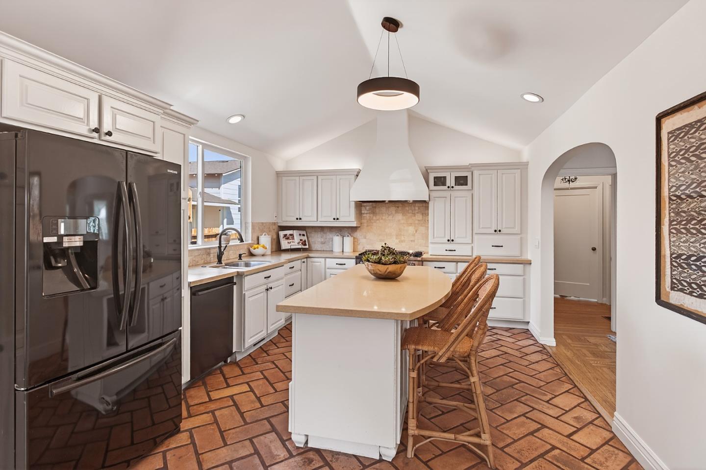 Detail Gallery Image 15 of 30 For 379 Alameda De Las Pulgas, Redwood City,  CA 94062 - 2 Beds | 1/1 Baths