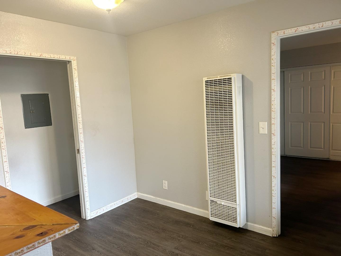 Detail Gallery Image 10 of 12 For 2366 N Main St #8,  Salinas,  CA 93906 - 1 Beds | 1 Baths