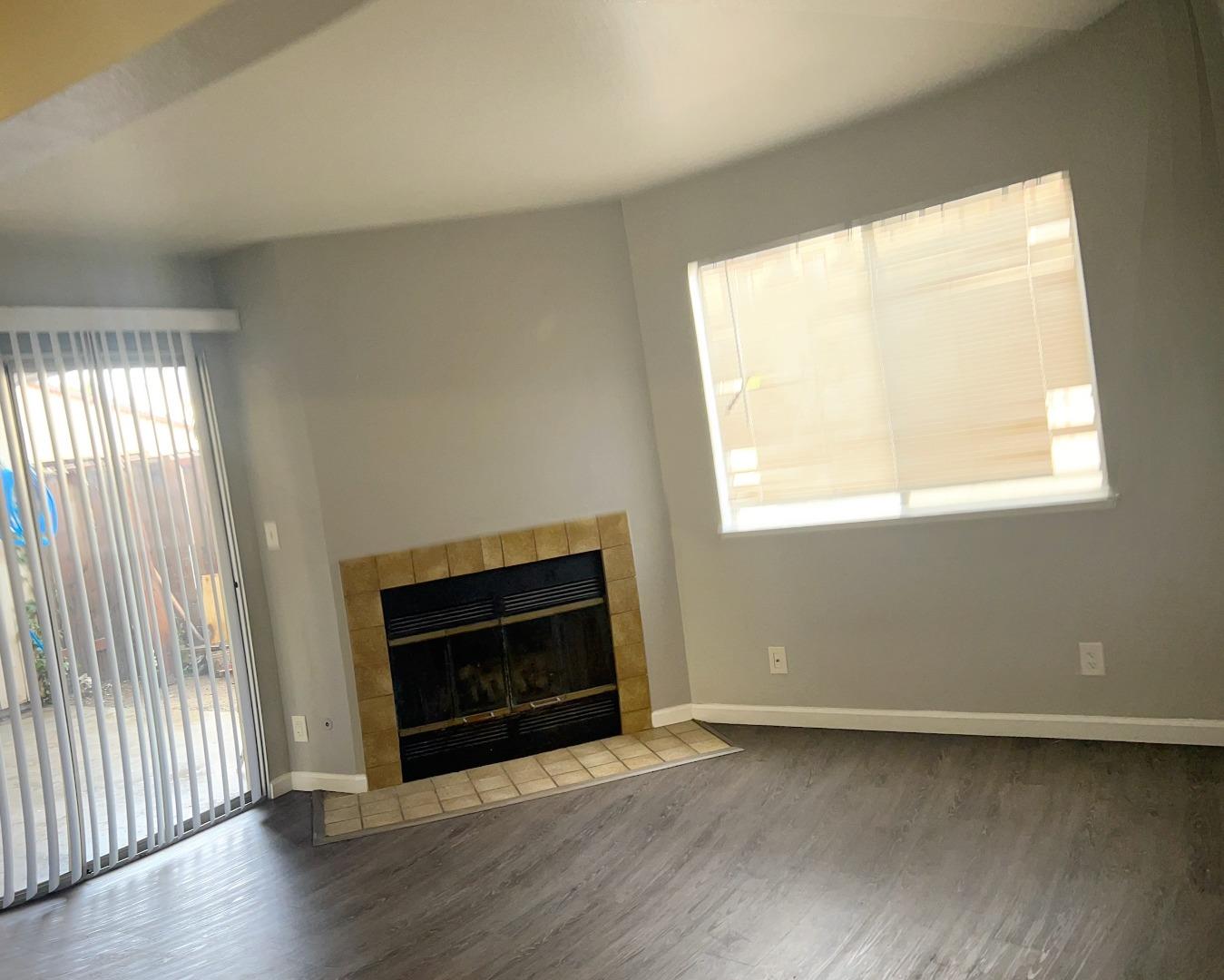 Detail Gallery Image 4 of 12 For 2366 N Main St #8,  Salinas,  CA 93906 - 1 Beds | 1 Baths