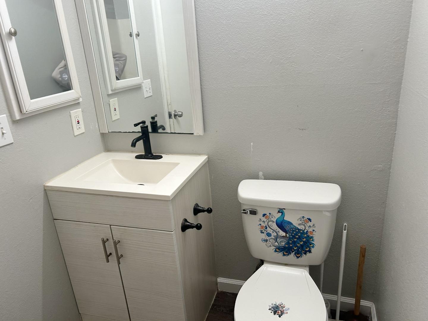 Detail Gallery Image 8 of 12 For 2366 N Main St #8,  Salinas,  CA 93906 - 1 Beds | 1 Baths