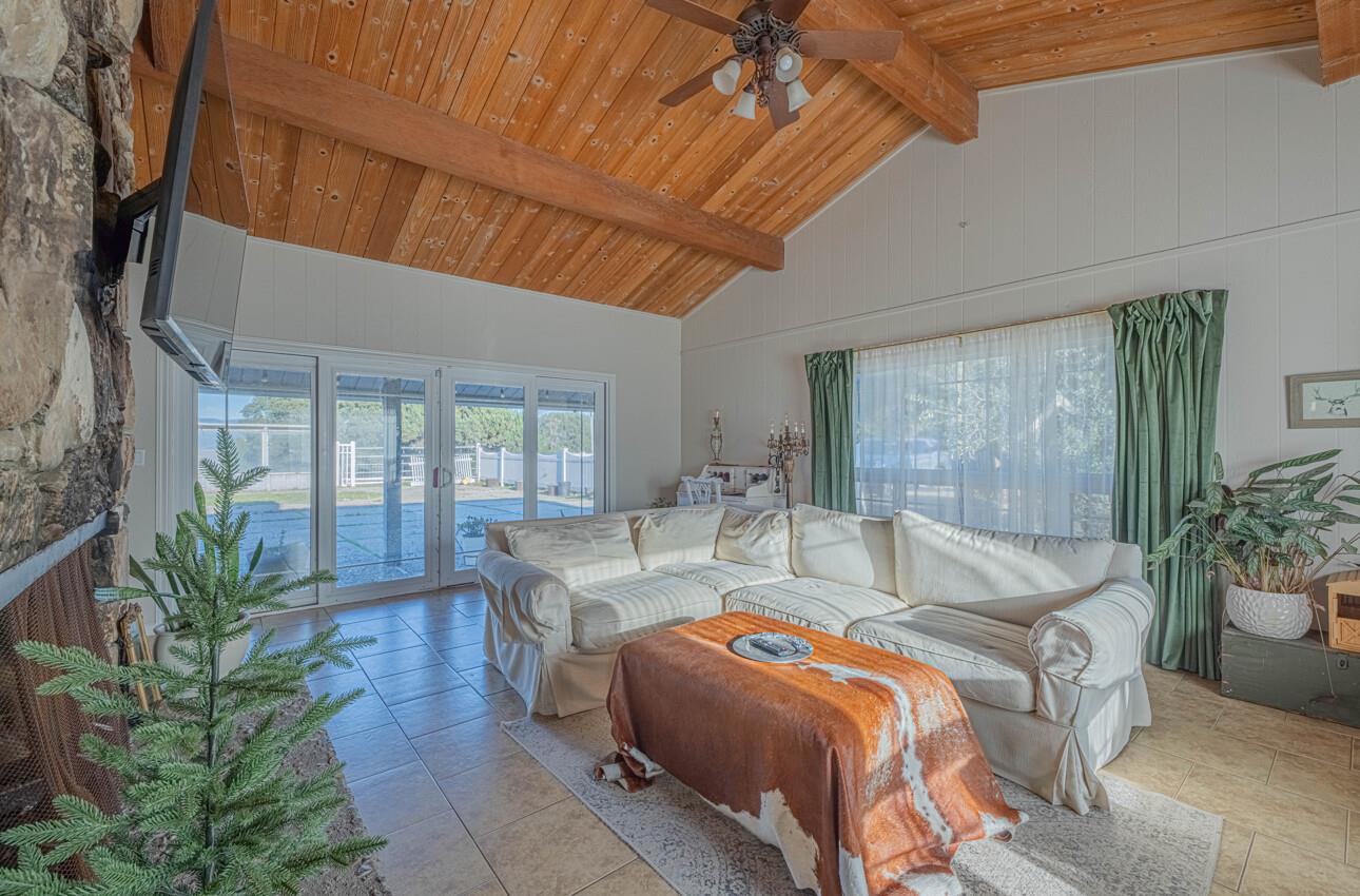 Detail Gallery Image 26 of 77 For 844 River Rd, Salinas,  CA 93908 - 3 Beds | 3 Baths