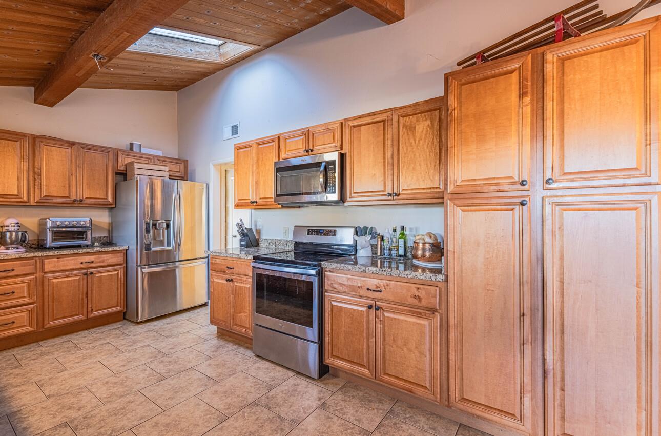 Detail Gallery Image 34 of 77 For 844 River Rd, Salinas,  CA 93908 - 3 Beds | 3 Baths