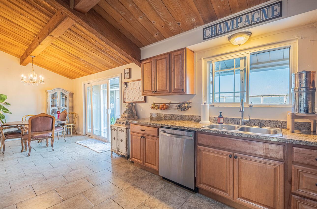 Detail Gallery Image 36 of 77 For 844 River Rd, Salinas,  CA 93908 - 3 Beds | 3 Baths