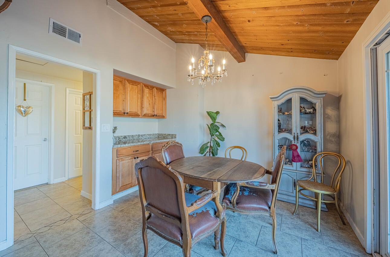 Detail Gallery Image 37 of 77 For 844 River Rd, Salinas,  CA 93908 - 3 Beds | 3 Baths