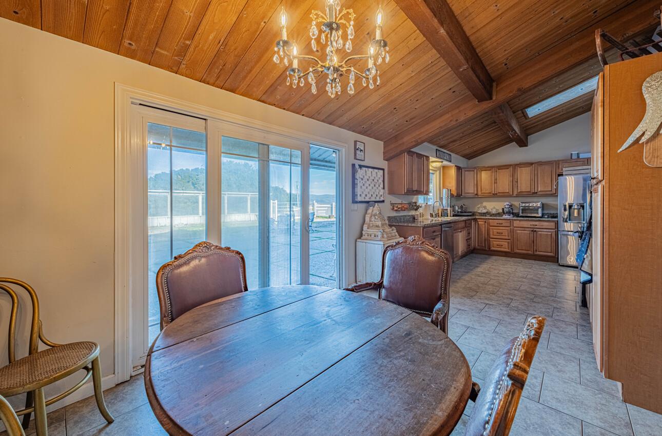 Detail Gallery Image 38 of 77 For 844 River Rd, Salinas,  CA 93908 - 3 Beds | 3 Baths