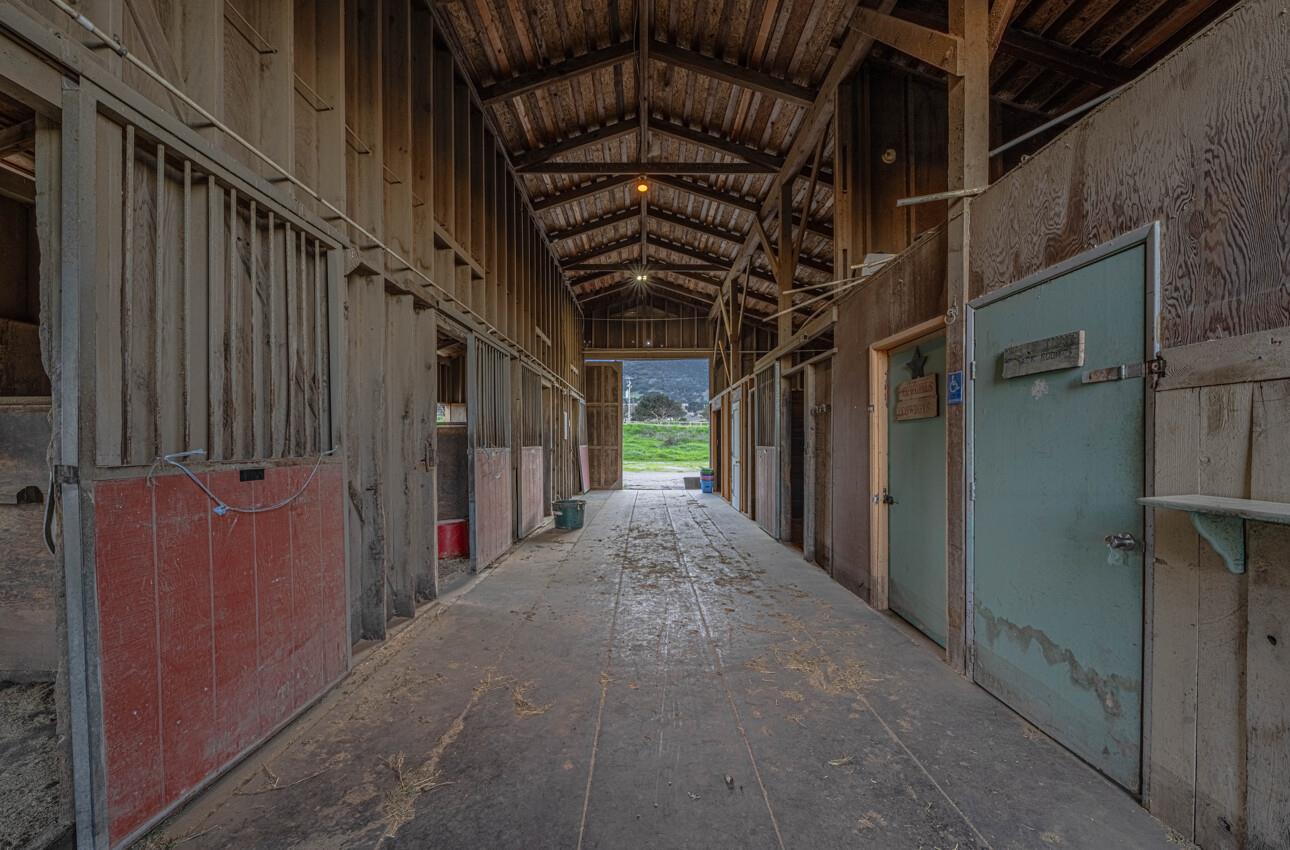 Detail Gallery Image 69 of 77 For 844 River Rd, Salinas,  CA 93908 - 3 Beds | 3 Baths