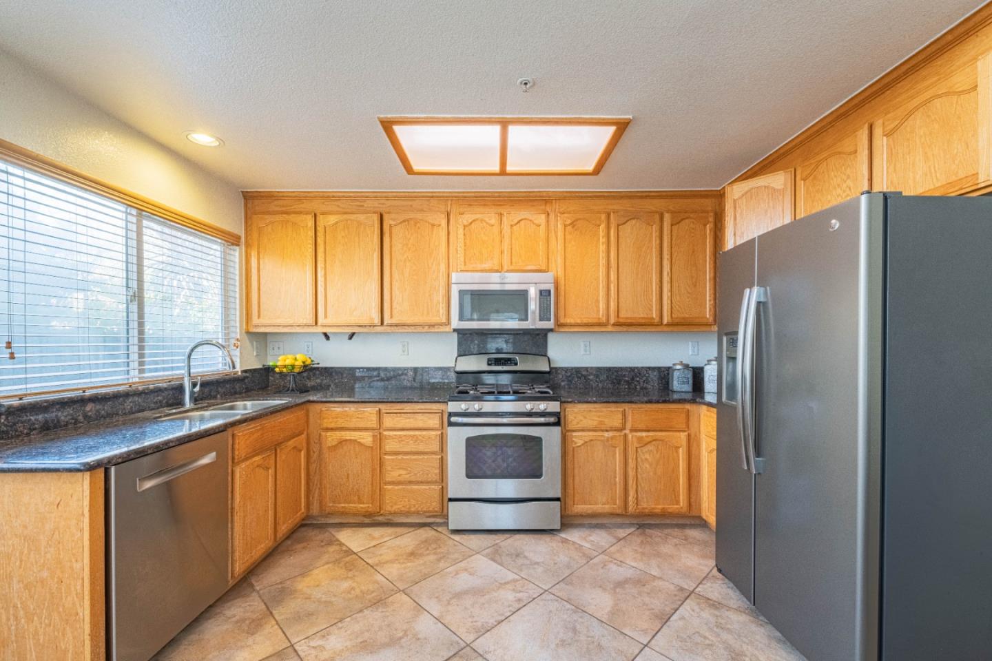Detail Gallery Image 16 of 41 For 1637 Marshfield Ct, Salinas,  CA 93906 - 3 Beds | 2 Baths