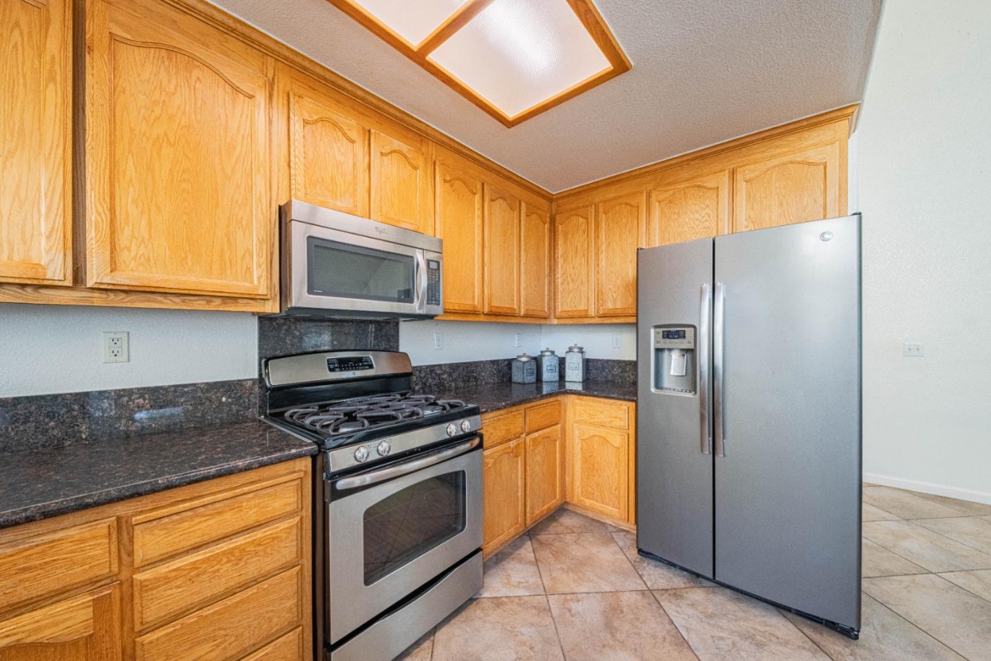 Detail Gallery Image 18 of 41 For 1637 Marshfield Ct, Salinas,  CA 93906 - 3 Beds | 2 Baths