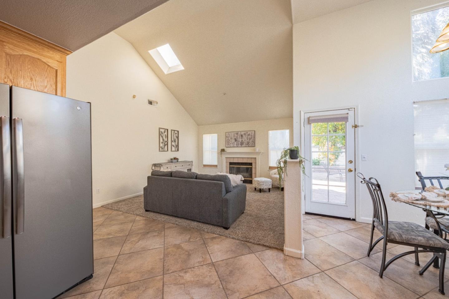 Detail Gallery Image 19 of 41 For 1637 Marshfield Ct, Salinas,  CA 93906 - 3 Beds | 2 Baths