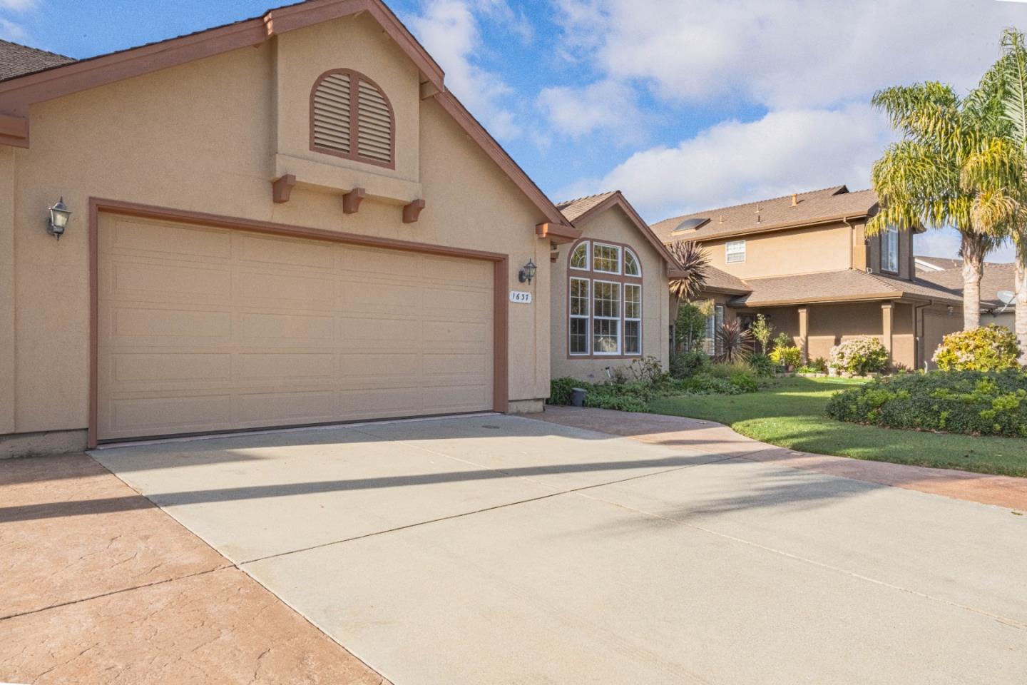 Detail Gallery Image 2 of 41 For 1637 Marshfield Ct, Salinas,  CA 93906 - 3 Beds | 2 Baths