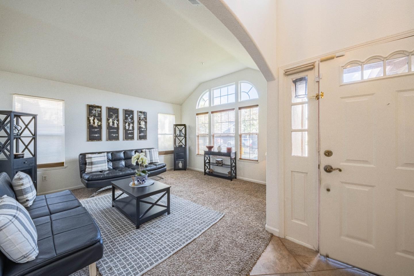 Detail Gallery Image 5 of 41 For 1637 Marshfield Ct, Salinas,  CA 93906 - 3 Beds | 2 Baths