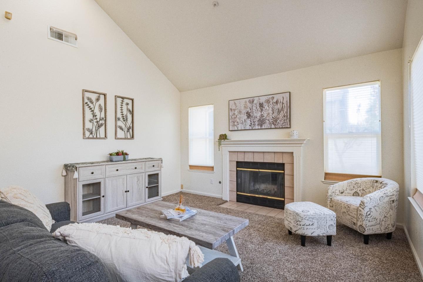 Detail Gallery Image 9 of 41 For 1637 Marshfield Ct, Salinas,  CA 93906 - 3 Beds | 2 Baths