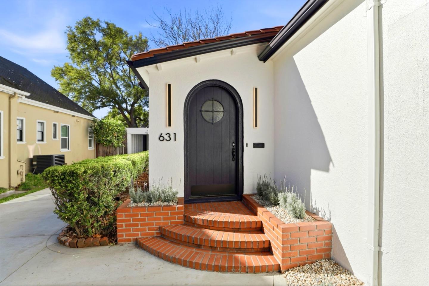 Detail Gallery Image 3 of 46 For 631 S 14th St, San Jose,  CA 95112 - 4 Beds | 2 Baths