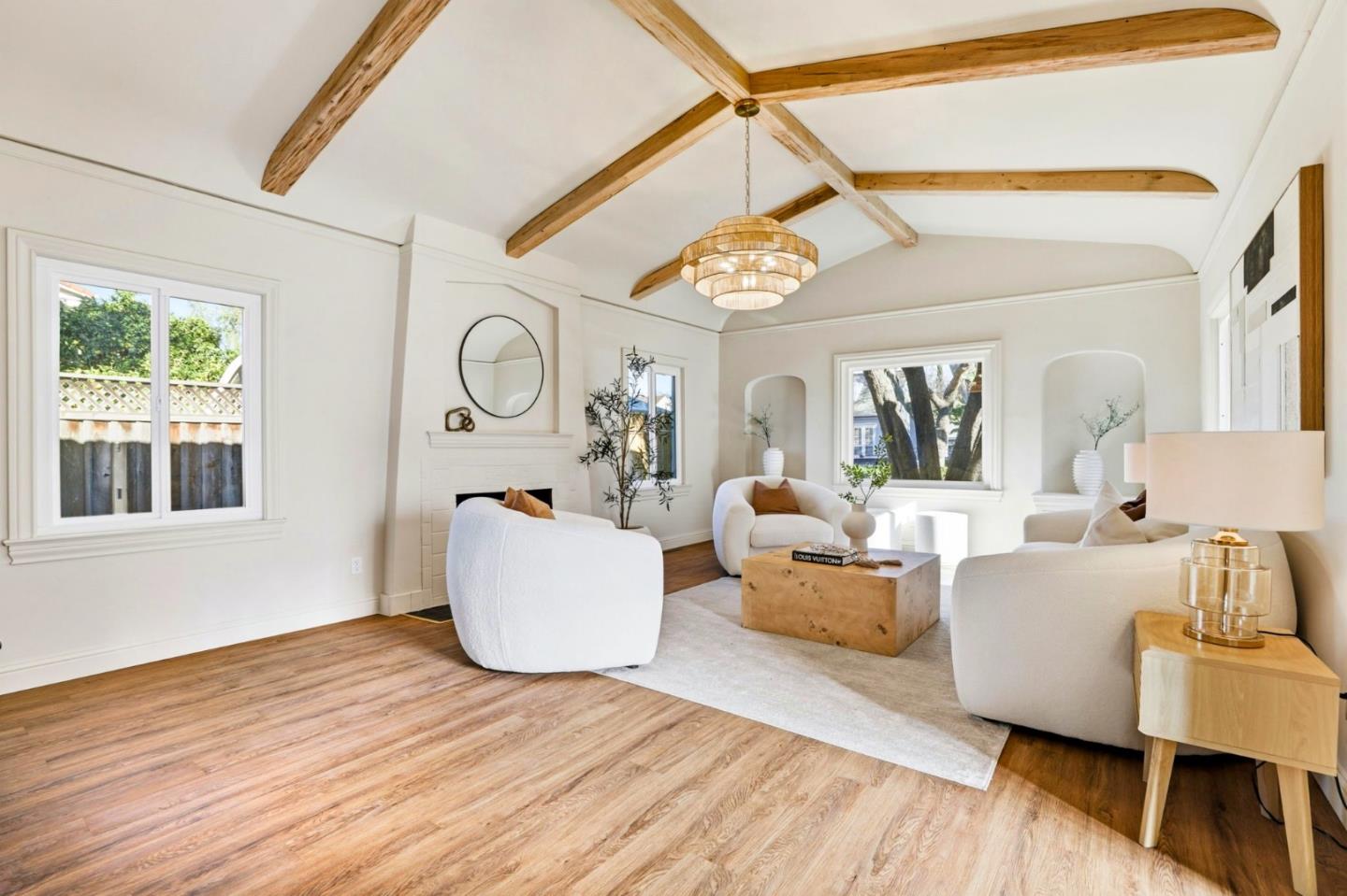 Detail Gallery Image 5 of 46 For 631 S 14th St, San Jose,  CA 95112 - 4 Beds | 2 Baths