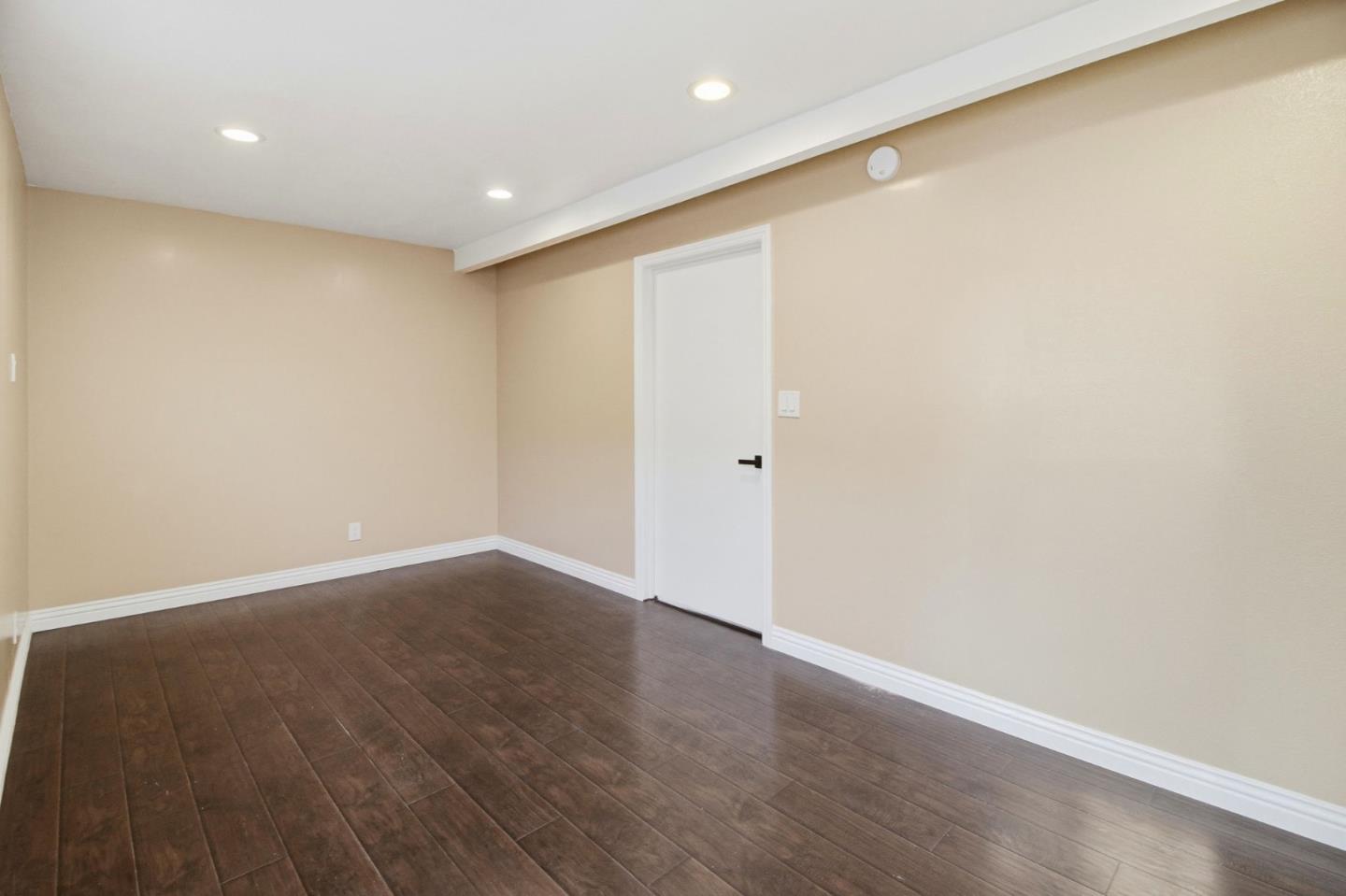 Detail Gallery Image 10 of 20 For 15515 Harvest Ave #B,  Norwalk,  CA 90650 - 1 Beds | 1 Baths