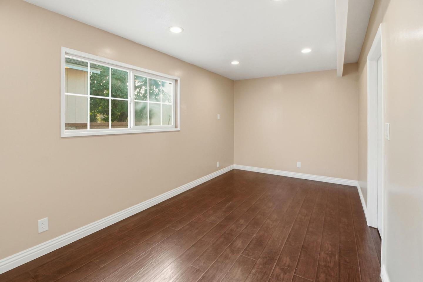 Detail Gallery Image 11 of 20 For 15515 Harvest Ave #B,  Norwalk,  CA 90650 - 1 Beds | 1 Baths