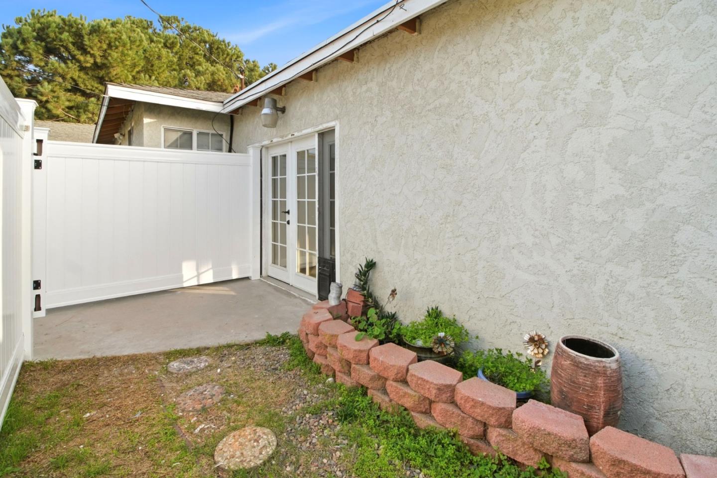 Detail Gallery Image 18 of 20 For 15515 Harvest Ave #B,  Norwalk,  CA 90650 - 1 Beds | 1 Baths