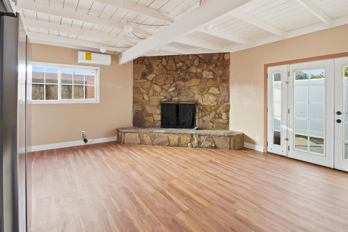 Detail Gallery Image 6 of 20 For 15515 Harvest Ave #B,  Norwalk,  CA 90650 - 1 Beds | 1 Baths