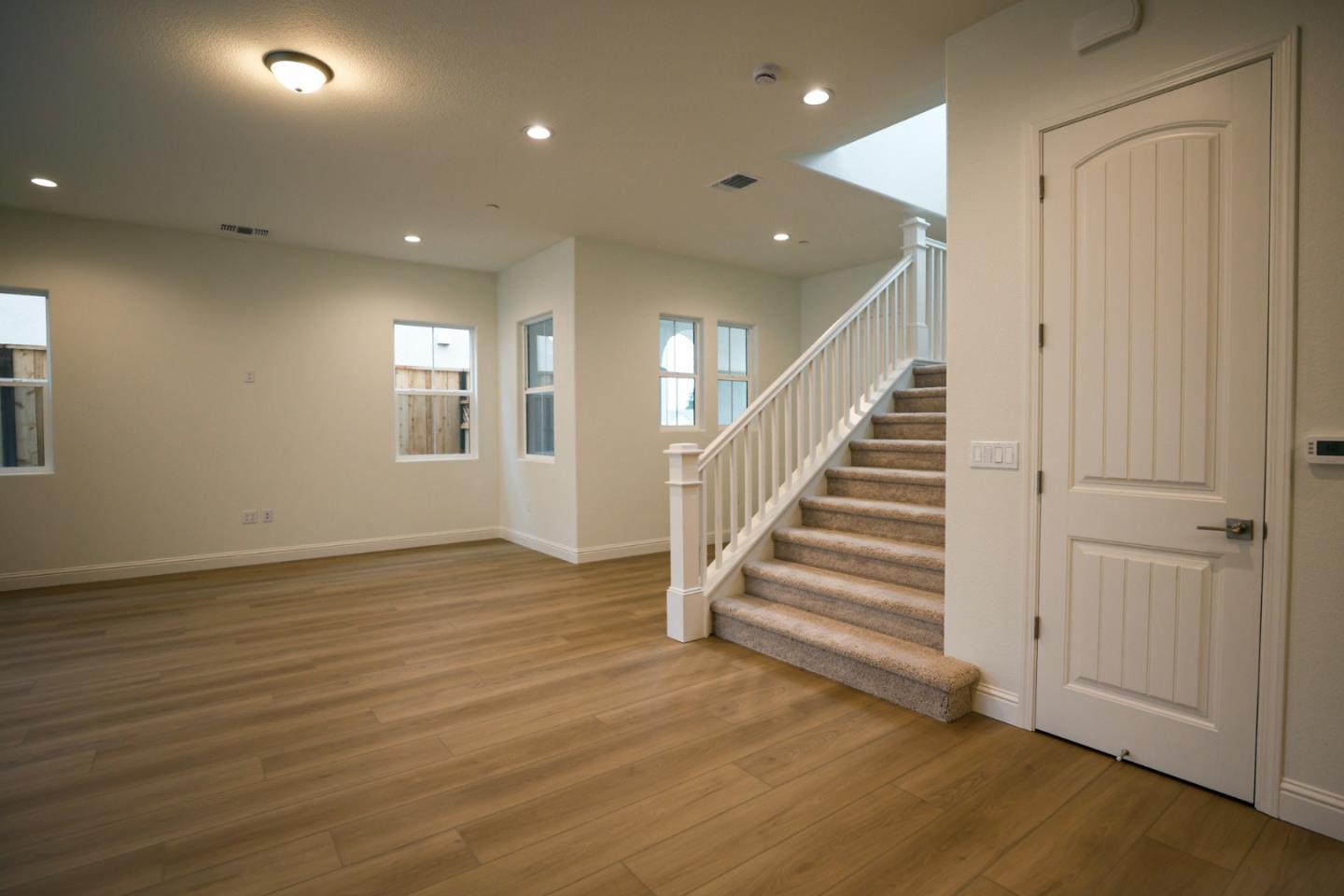 Detail Gallery Image 3 of 15 For 3056 El Capitan Dr, Marina,  CA 93933 - 3 Beds | 2/1 Baths